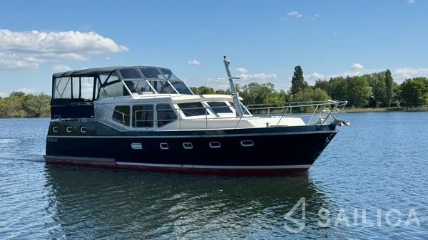 De Drait Renal 45 - Yacht Charter Sailica
