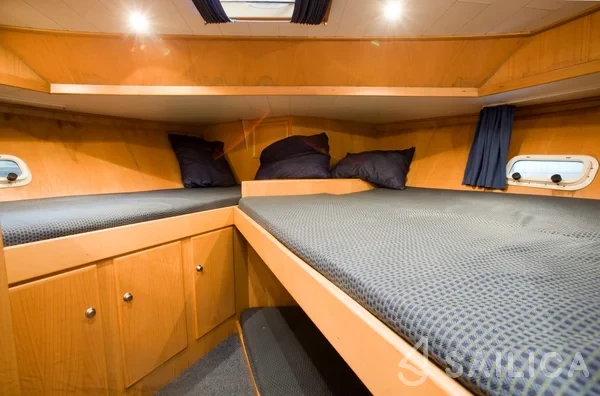 De Drait Renal 45 - Yacht Charter Sailica