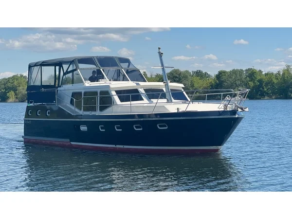 De Drait Renal 45 - Yacht Charter Sailica