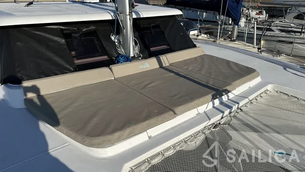 Aventura 37 - Yacht Charter Sailica
