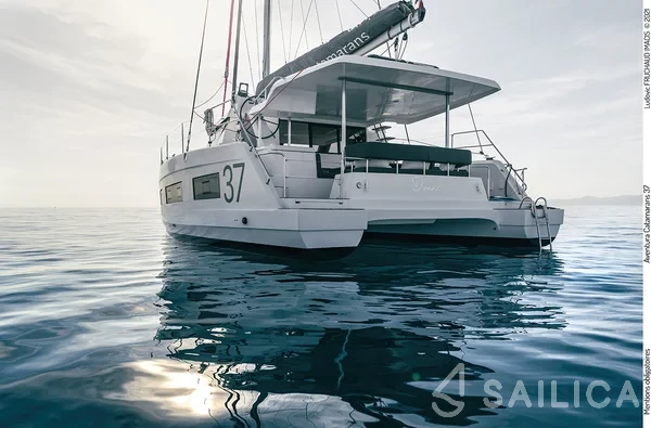 Aventura 37 - Yacht Charter Sailica