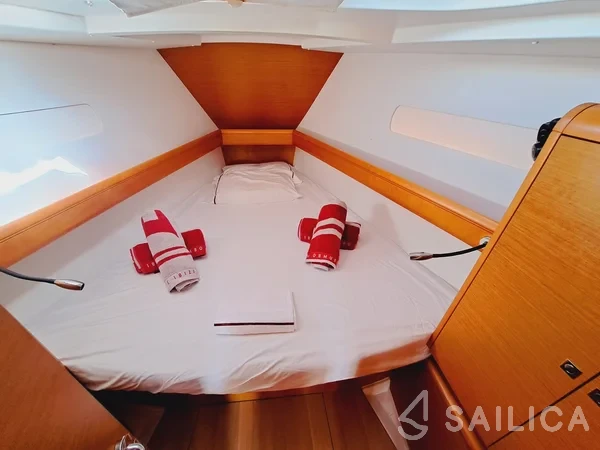 Sun Odyssey 449 - Yacht Charter Sailica
