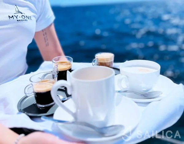 Lagoon 52F - Yacht Charter Sailica