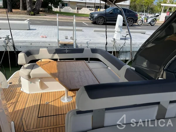 Bavaria 33 Sport - Yacht Charter Sailica