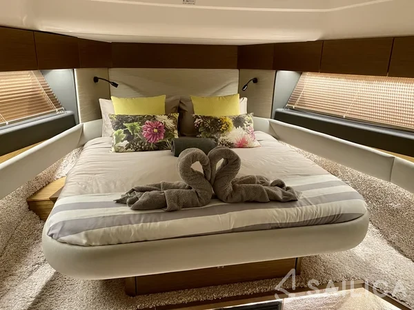 Bavaria R55 - Yacht Charter Sailica