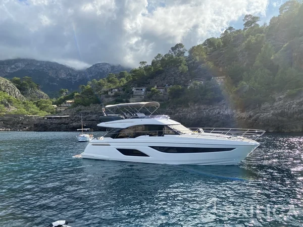 Bavaria R55 - Yacht Charter Sailica