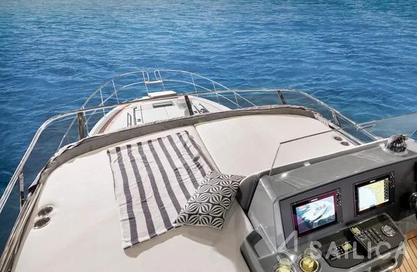 Bavaria R55 - Yacht Charter Sailica