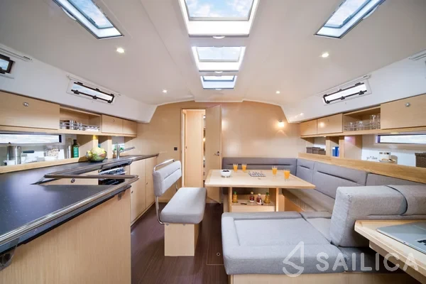 Bavaria 45 Cruiser - Yacht Charter Sailica