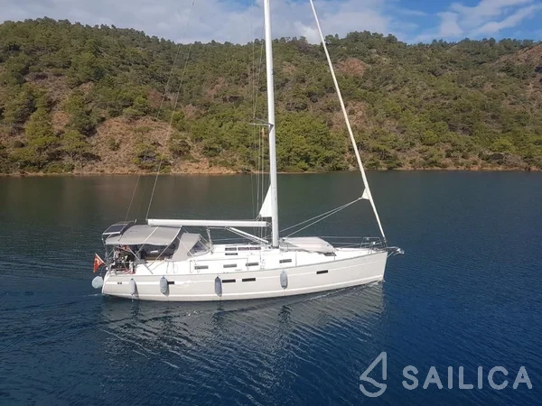 Bavaria 45 Cruiser - Yacht Charter Sailica