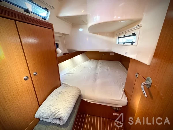 Bavaria 45 Cruiser - Yacht Charter Sailica