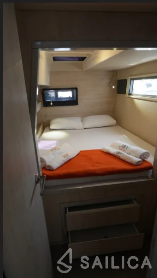 Leopard 40 - Yacht Charter Sailica