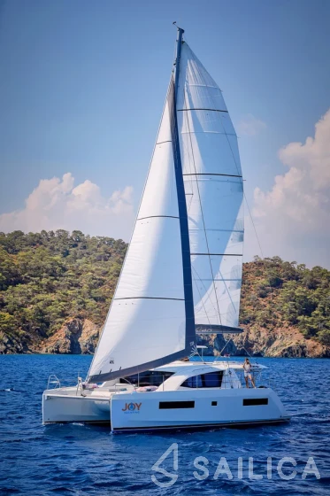 Leopard 40 - Yacht Charter Sailica