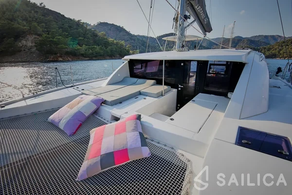 Leopard 40 - Yacht Charter Sailica