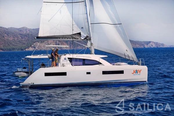 Leopard 40 - Yacht Charter Sailica