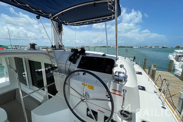 Lagoon 40 - Yacht Charter Sailica