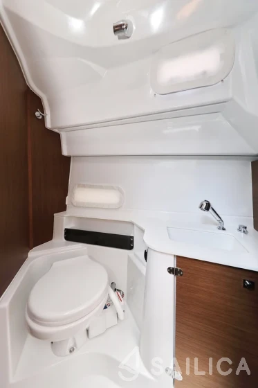 Antares 9 OB - Yacht Charter Sailica