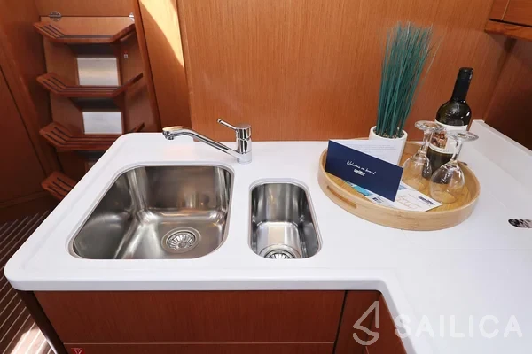 Bavaria Cruiser 46 Style - Yacht Charter Sailica