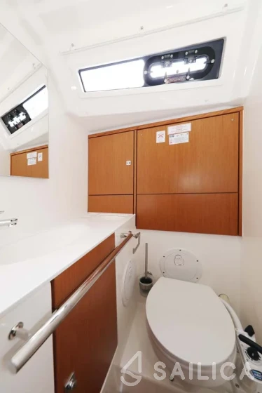 Bavaria Cruiser 46 Style - Yacht Charter Sailica