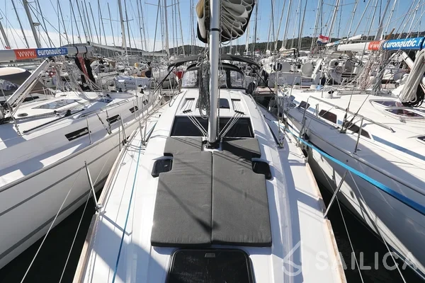 Elan Impression 40.1 - Yacht Charter Sailica