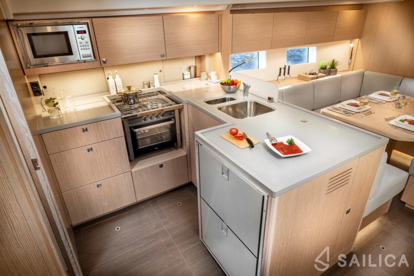 Bavaria C50 - Yacht Charter Sailica