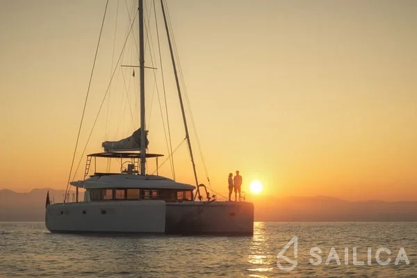 Lagoon 52F - Yacht Charter Sailica
