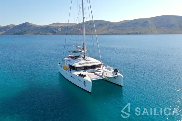 Lagoon 52F - Yacht Charter Sailica