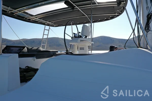 Lagoon 52F - Yacht Charter Sailica