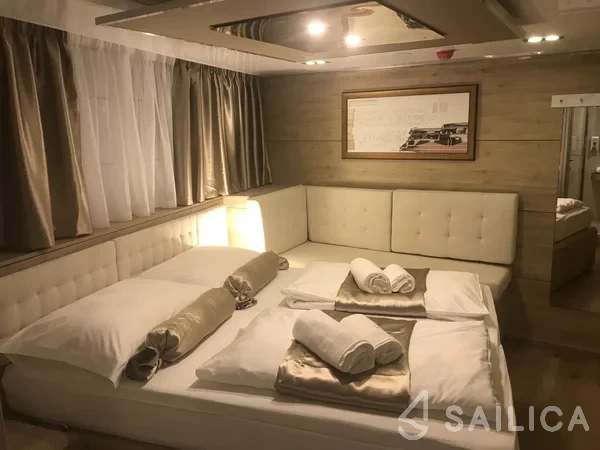 Swallow - Yacht Charter Sailica