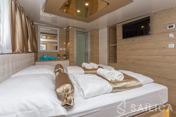 Swallow - Yacht Charter Sailica