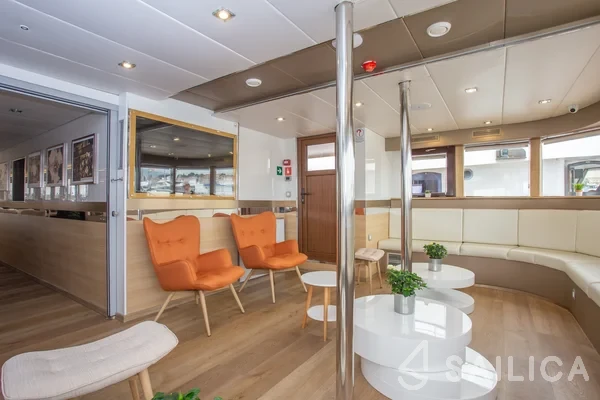 Swallow - Yacht Charter Sailica