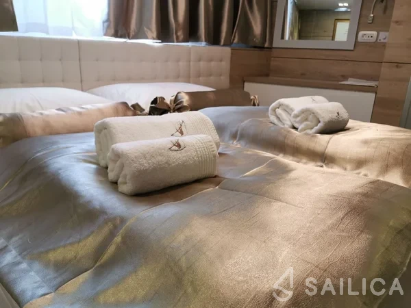 Swallow - Yacht Charter Sailica