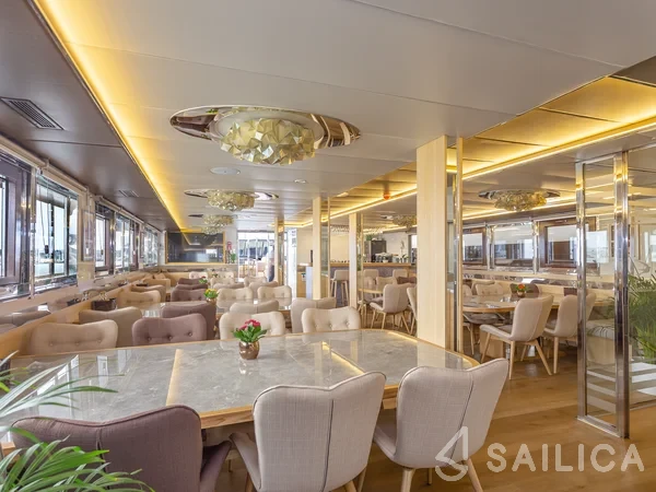 Swallow - Yacht Charter Sailica