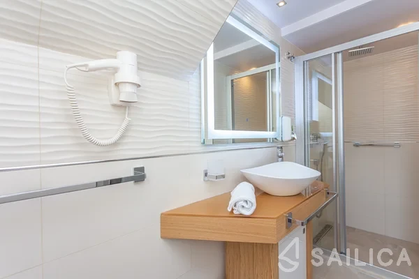 Swallow - Yacht Charter Sailica