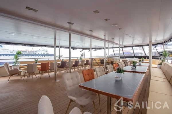 Swallow - Yacht Charter Sailica