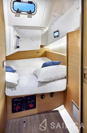 Sun Odyssey 380 - Yacht Charter Sailica