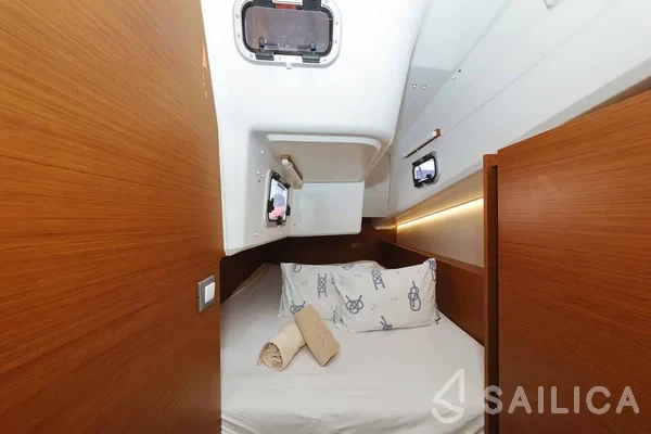 Sun Odyssey 380 - Yacht Charter Sailica