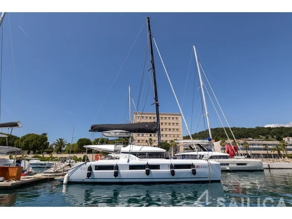 Lagoon 51 - Yacht Charter Sailica