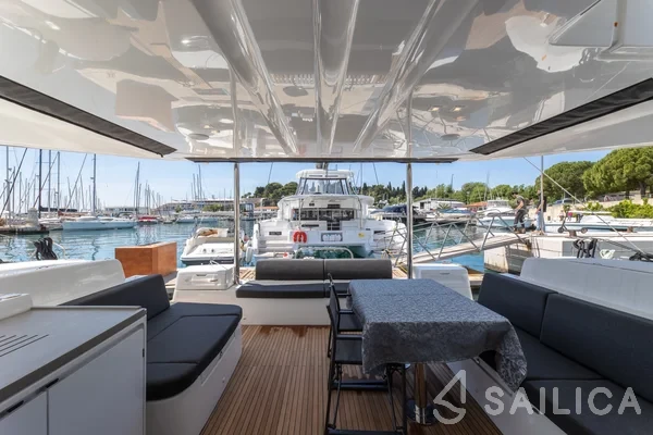 Lagoon 51 - Yacht Charter Sailica