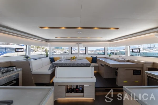 Lagoon 51 - Yacht Charter Sailica
