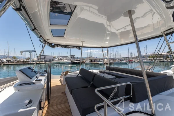 Lagoon 51 - Yacht Charter Sailica