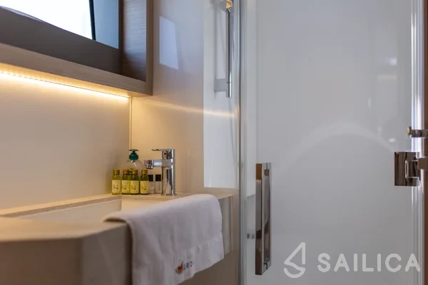 Lagoon 51 - Yacht Charter Sailica