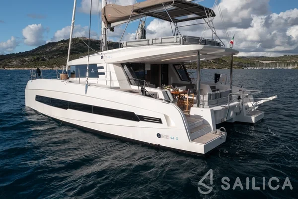 Cervetti 44 - Yacht Charter Sailica