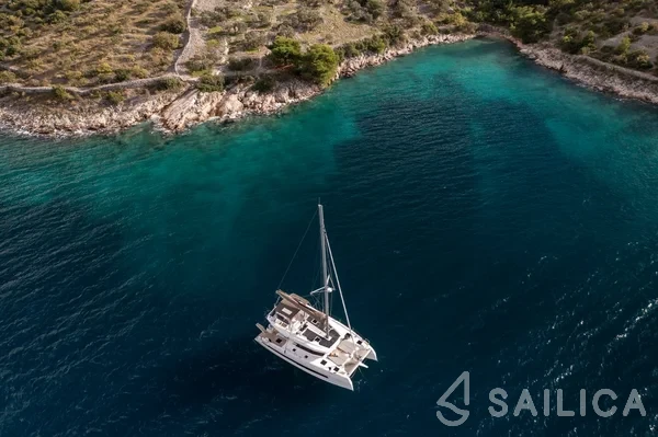 Cervetti 44 - Yacht Charter Sailica