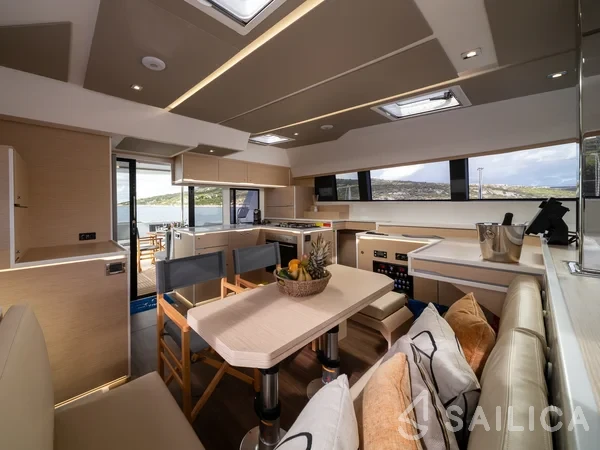 Cervetti 44 - Yacht Charter Sailica