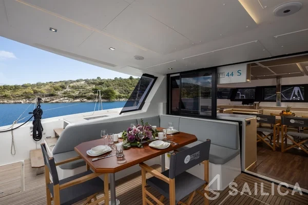 Cervetti 44 - Yacht Charter Sailica