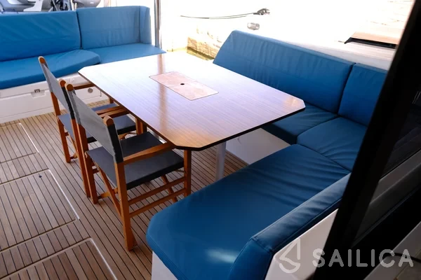 Cervetti 44 - Yacht Charter Sailica