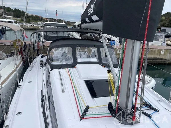 Elan E4 - Yacht Charter Sailica