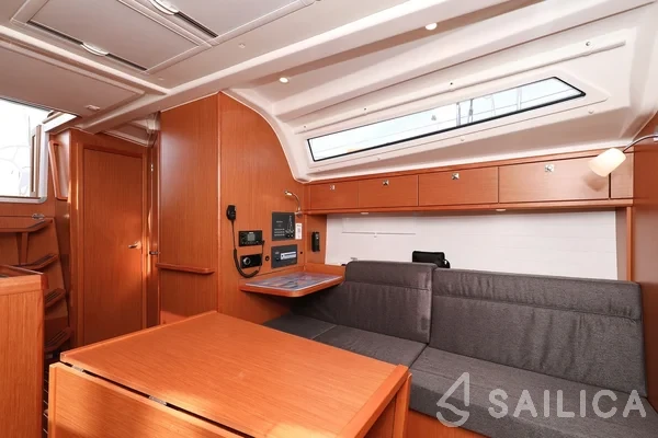 Bavaria 37 Cruiser - Yacht Charter Sailica