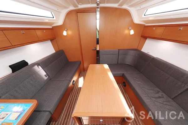 Bavaria 37 Cruiser - Yacht Charter Sailica