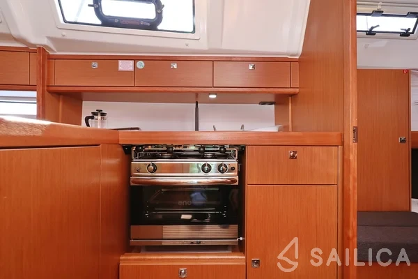 Bavaria 37 Cruiser - Yacht Charter Sailica